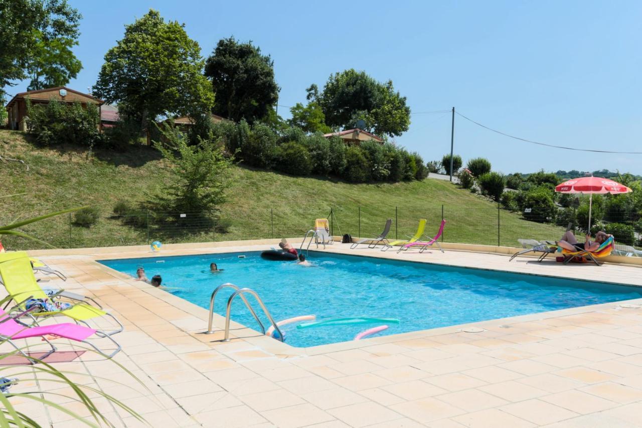Отель Le Bourdieu Durfort  Экстерьер фото